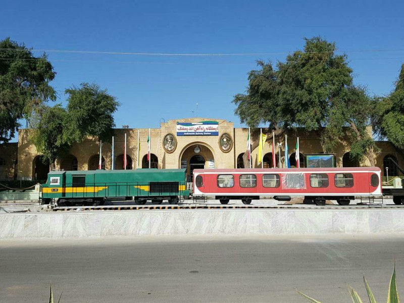 قطار اندیمشک – تهران در ایستگاه مبدا متوقف شد