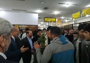 استقبال از ورزشکاران تیم ملی کشتی فرنگی در اندیمشک