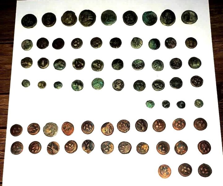 کشف ۷۳ سکه عتیقه در ایستگاه راه آهن اندیمشک