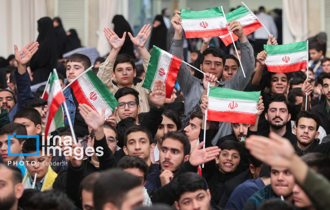 ۱۳ آبان تضمین استقلال ایران اسلامی است