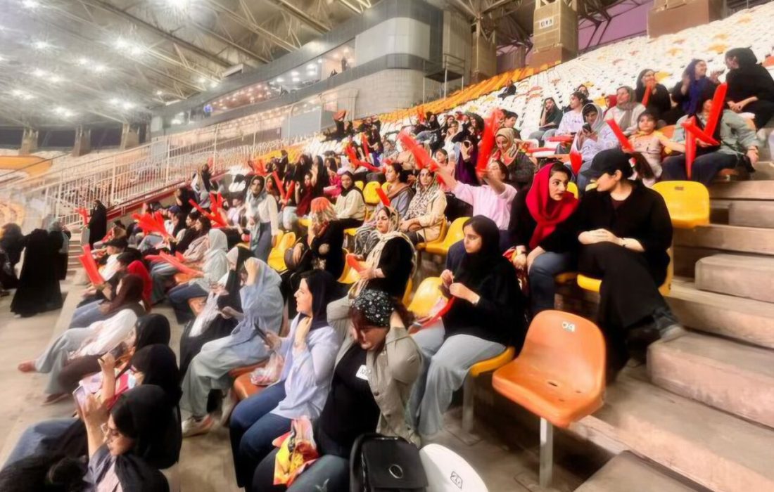 نخستین حضور بانوان در ورزشگاه اختصاصی فولاد خوزستان رقم خورد