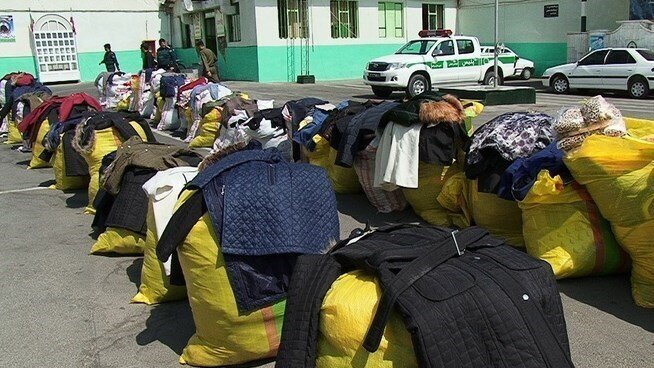 توقیف ۲ محموله پوشاک قاچاق در اندیمشک