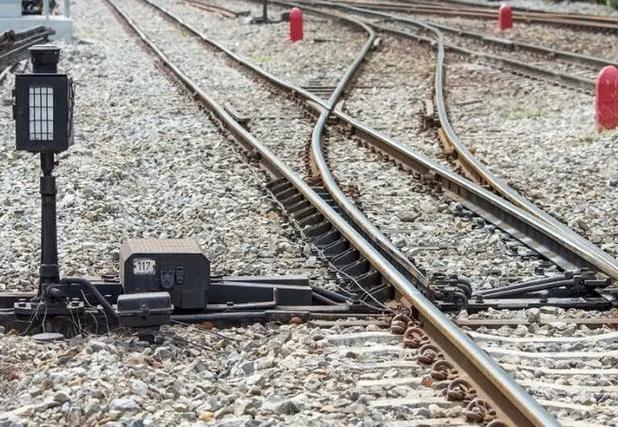 دستگیری عوامل تخریب سوزن ریل راه آهن در اندیمشک